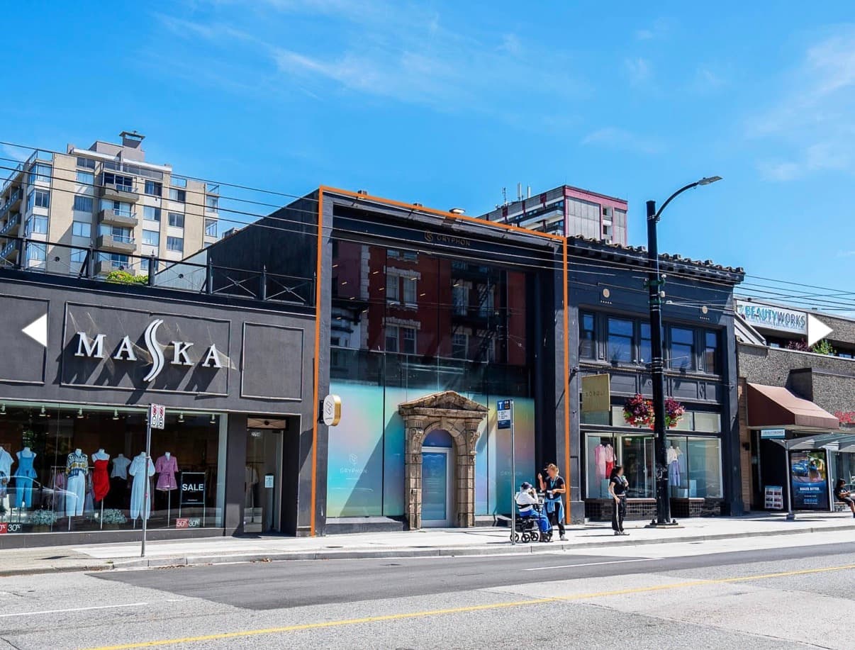 【温西 South Granville 核心商铺出售】$688.8万抢占黄金地段！3,934尺商业物业，稳定租约至2029年，租金递增＋核心区资产增值双重潜力！