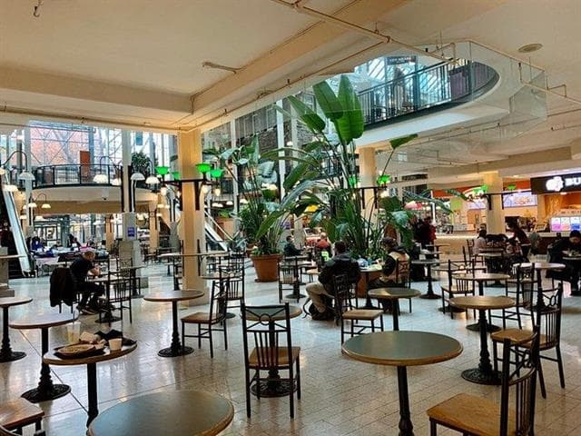 【温哥华市政厅对街美食广场招商】City Square 426尺黄金铺位！日均3万上班族客群，即刻开业打造旗舰小店！